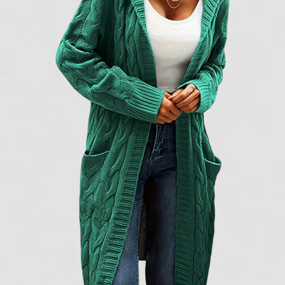 Stilhaus Bern | Lange Strickjacke mit Kapuze und lässiger Eleganz