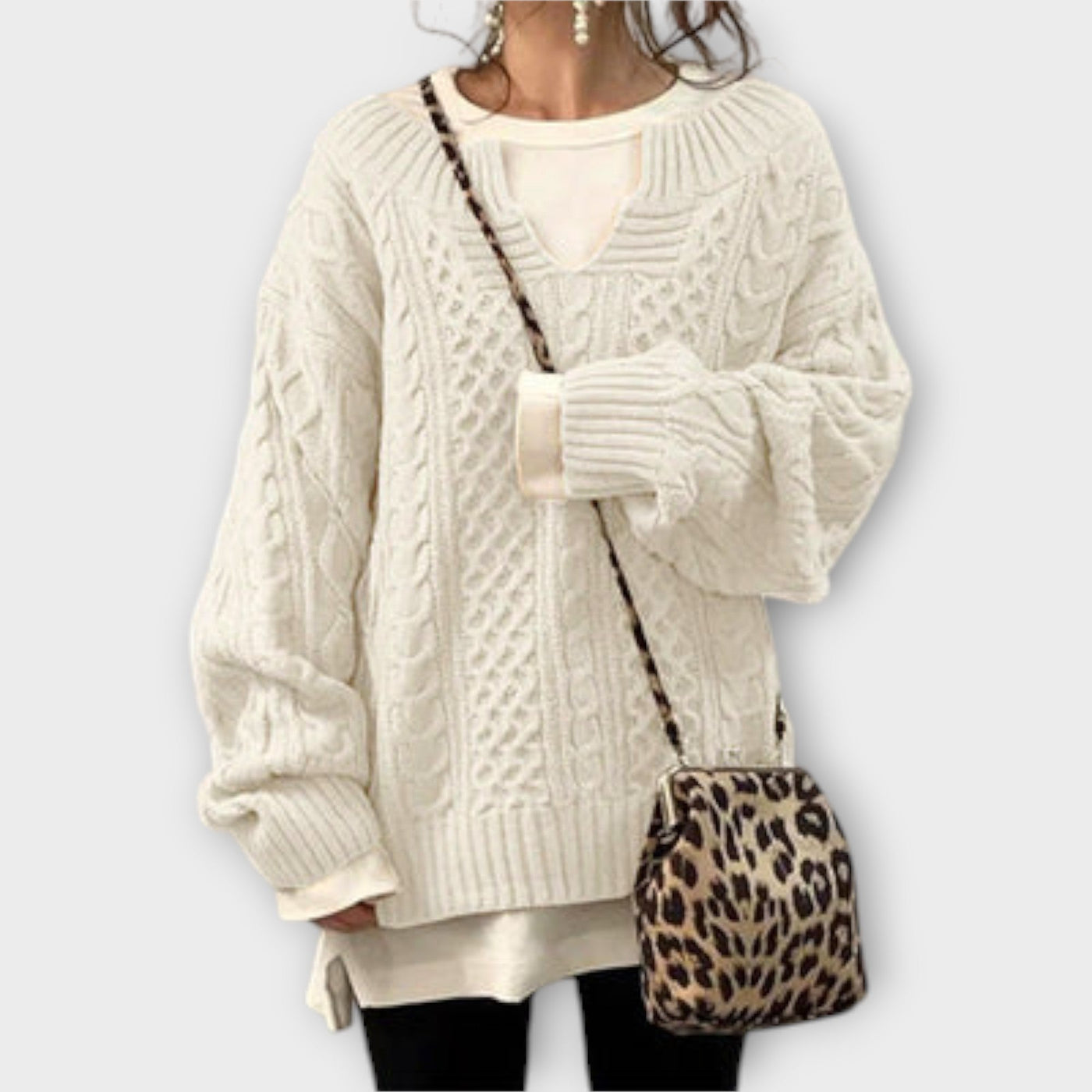 Aurora - Übergroßer Strickpullover mit Zopfmuster