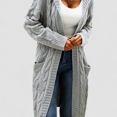 Stilhaus Bern | Lange Strickjacke mit Kapuze und lässiger Eleganz