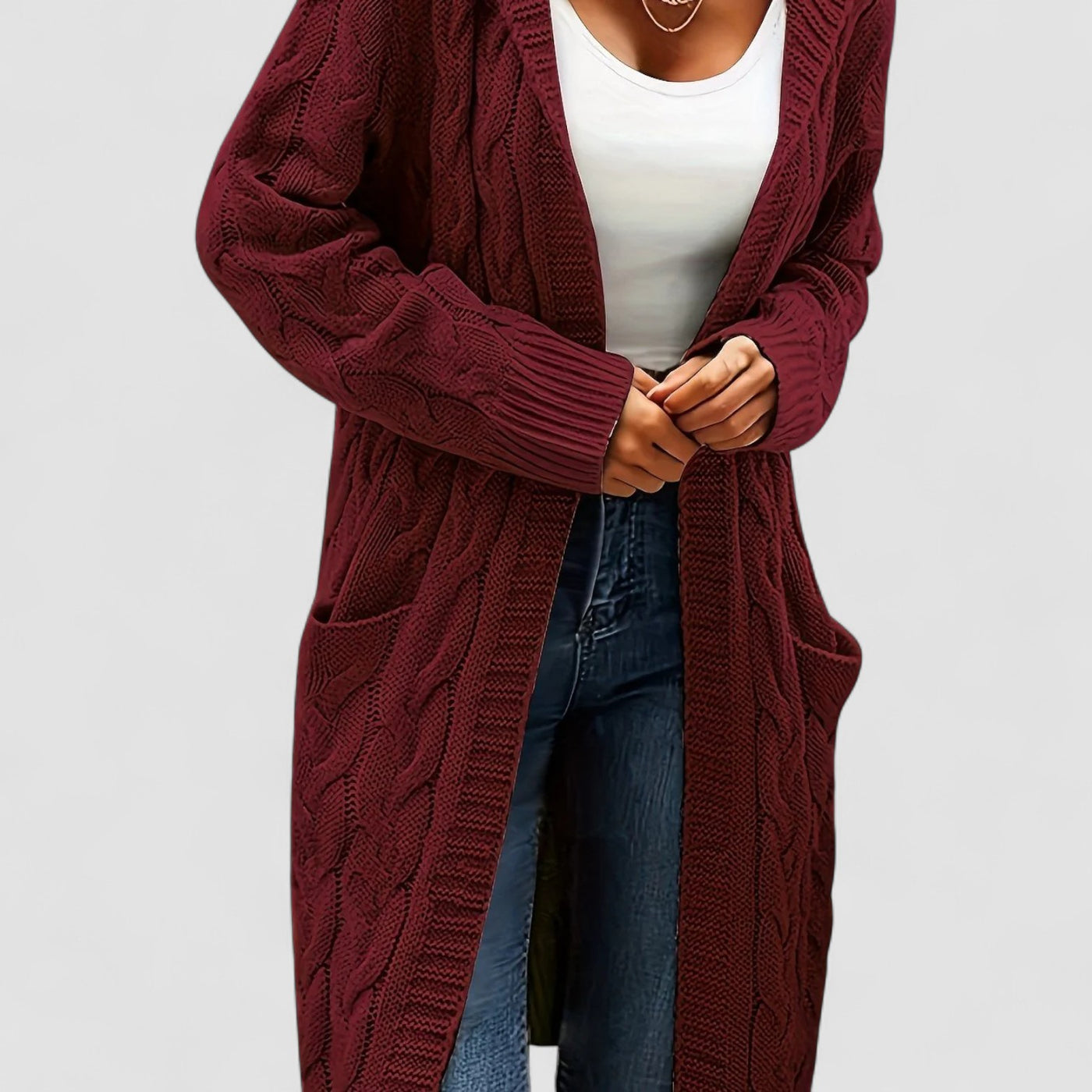 Stilhaus Bern | Lange Strickjacke mit Kapuze und lässiger Eleganz