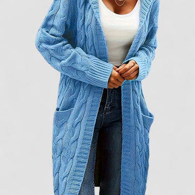 Stilhaus Bern | Lange Strickjacke mit Kapuze und lässiger Eleganz